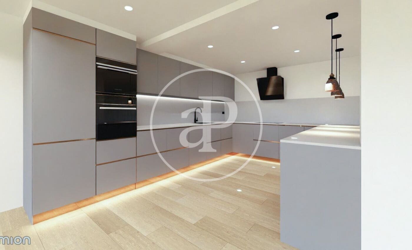 4 soveværelse Lejlighed til salg i Barcelona by - € 1.250.000 (Ref: 9075040)