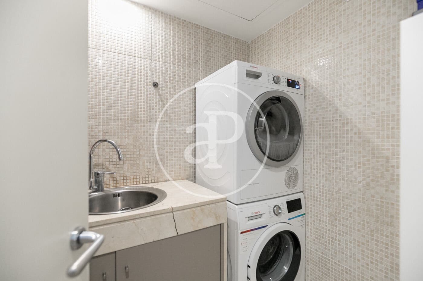 3 sypialnia Apartament na sprzedaż w Miasto Barcelona z basenem - 1 200 000 € (Ref: 9085502)