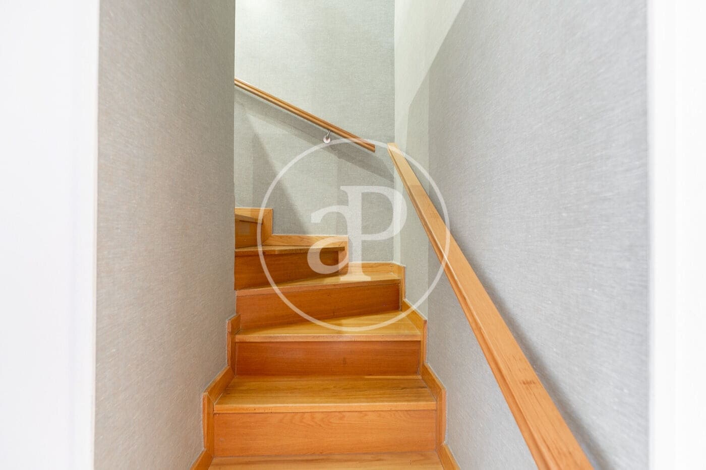 3 soverom Leilighet til leie i Barcelona by - € 3 600 (Ref: 9085503)