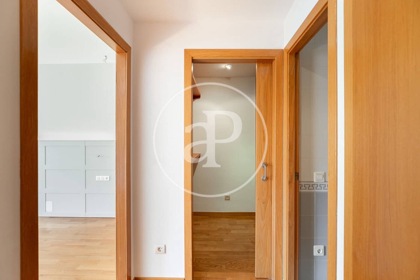 3 soverom Leilighet til leie i Barcelona by - € 3 600 (Ref: 9085503)