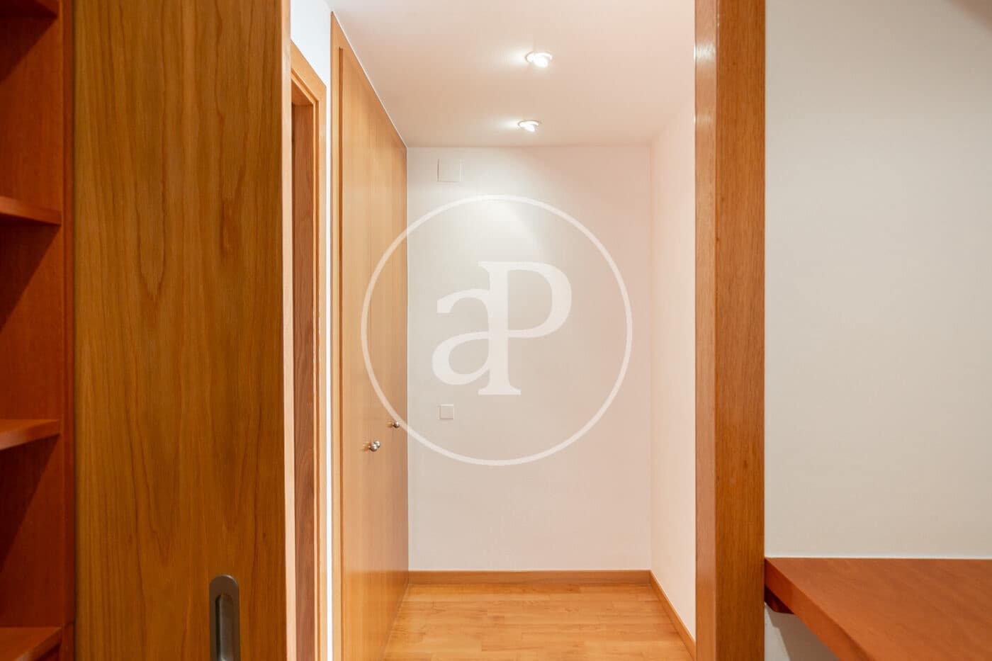 3 soverom Leilighet til leie i Barcelona by - € 3 600 (Ref: 9085503)