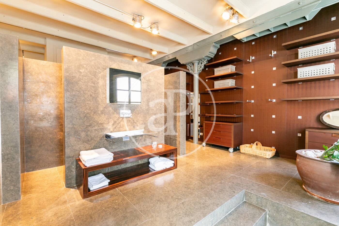 2 bedroom Apartment for rent in Barcelona city - € 7,500 (Ref: 9091843)