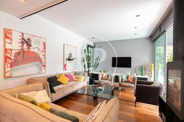 6 bedroom Villa for sale in Vallvidrera, El Tibidabo i Les Planes, Barcelona city with pool - € 1,650,000 (Ref: 9091849)