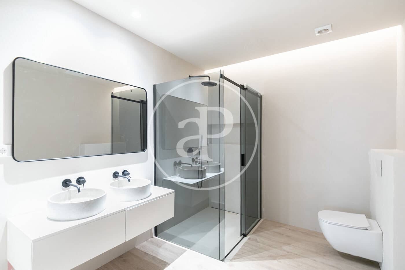 2 soveværelse Lejlighed til salg i Barcelona by - € 645.000 (Ref: 9091853)