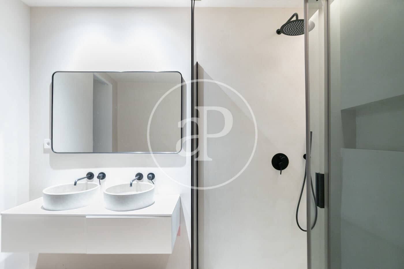 2 soveværelse Lejlighed til salg i Barcelona by - € 645.000 (Ref: 9091853)