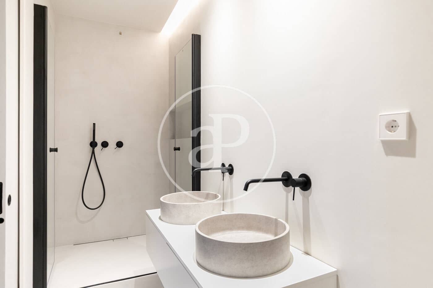 3 slaapkamer Appartement te koop in Barcelona stad - € 745.000 (Ref: 9095480)