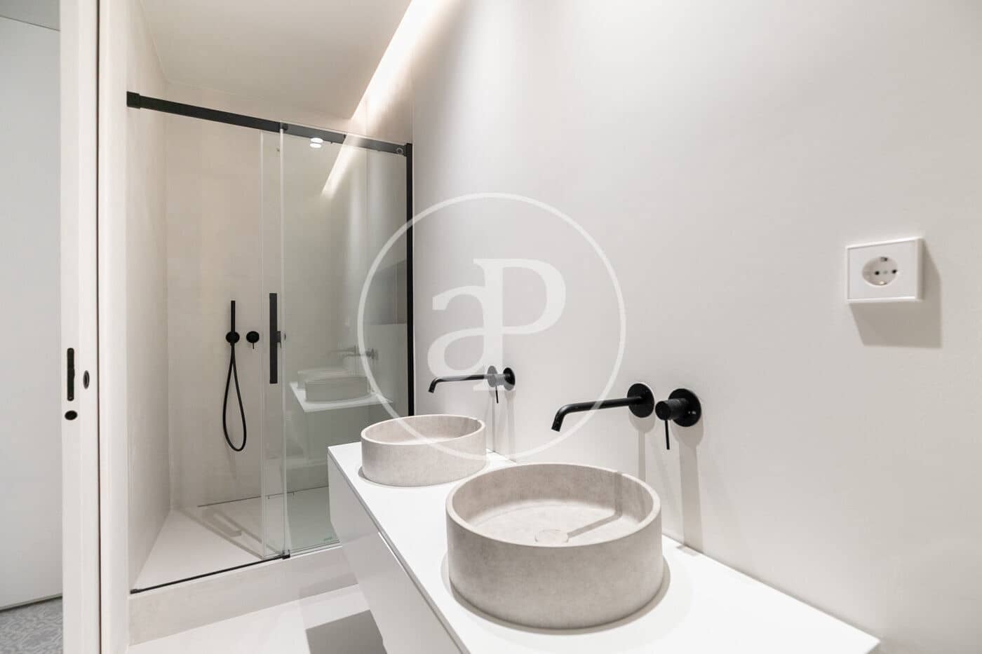 3 slaapkamer Appartement te koop in Barcelona stad - € 745.000 (Ref: 9095480)