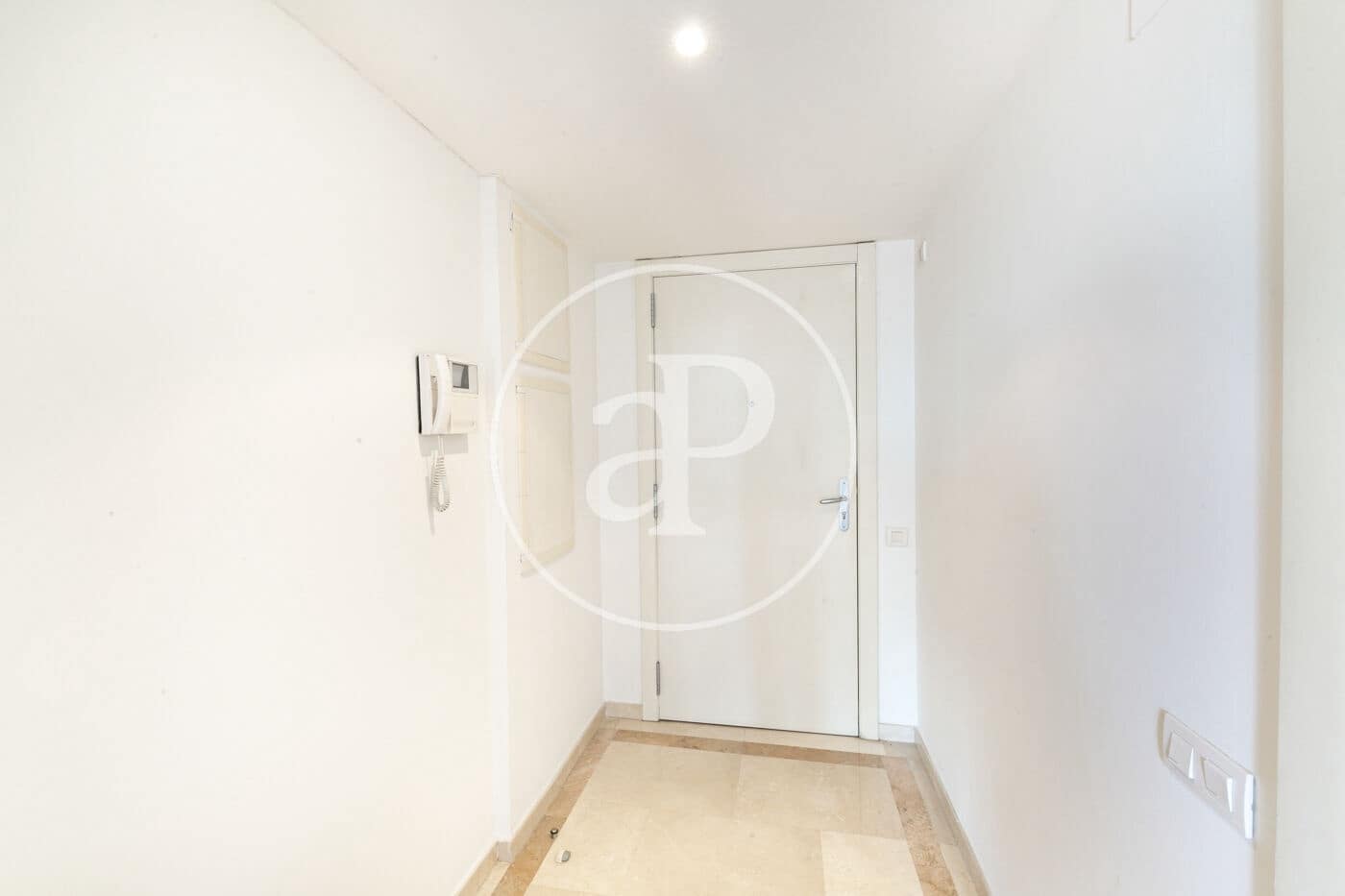 2 soveværelse Lejlighed til leje i Barcelona by med swimmingpool - € 2.302 (Ref: 9099320)