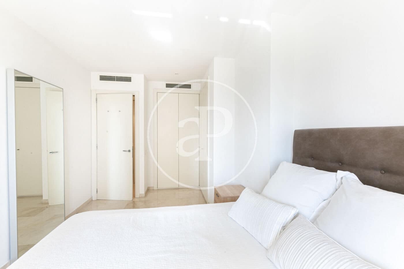 2 soveværelse Lejlighed til leje i Barcelona by med swimmingpool - € 2.302 (Ref: 9099320)