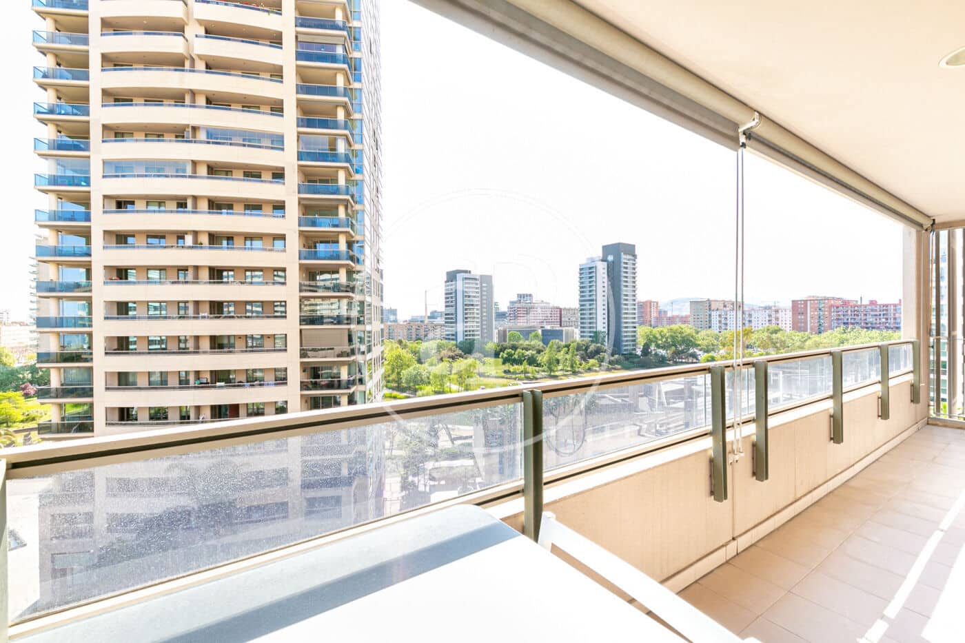 2 soveværelse Lejlighed til leje i Barcelona by med swimmingpool - € 2.302 (Ref: 9099320)