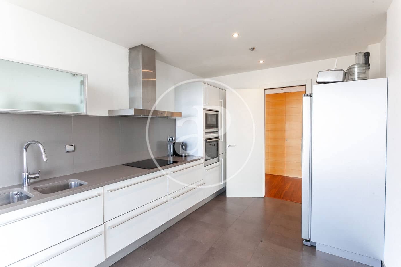 Penthouse de 3 chambres à louer à Barcelone ville avec piscine garage - 10 000 € (Ref: 9099323)