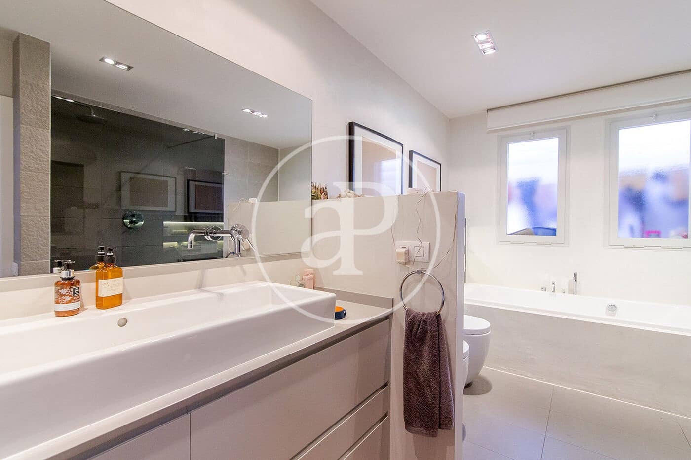5 soverom Leilighet til leie i Barcelona by med garasje - € 7 500 (Ref: 9099324)