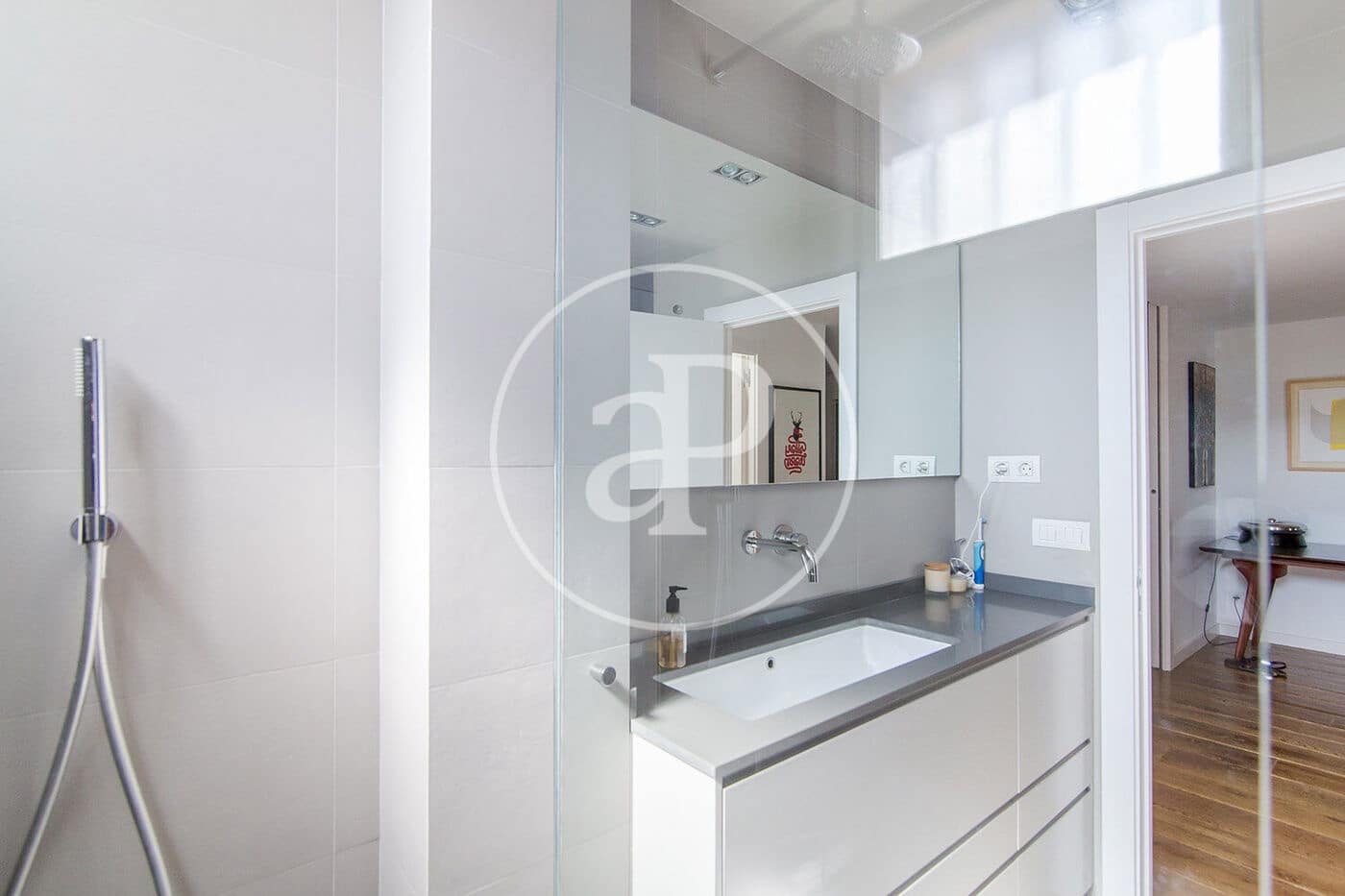 5 soverom Leilighet til leie i Barcelona by med garasje - € 7 500 (Ref: 9099324)