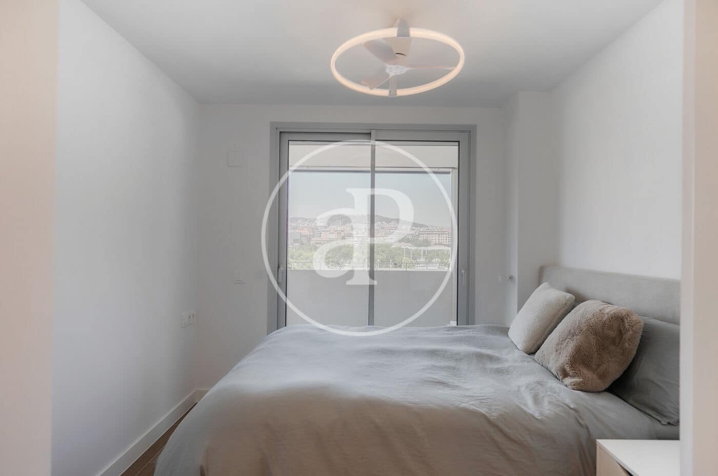 Appartement de 2 chambres à louer à Barcelone ville avec piscine - 2 700 € (Ref: 9100931)