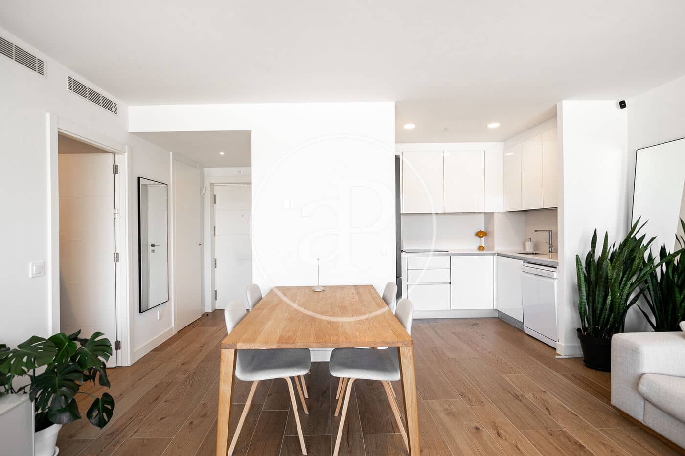 Appartement de 2 chambres à louer à Barcelone ville avec piscine - 2 700 € (Ref: 9100931)