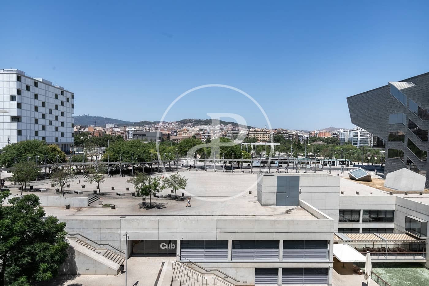 Appartement de 2 chambres à louer à Barcelone ville avec piscine - 2 700 € (Ref: 9100931)