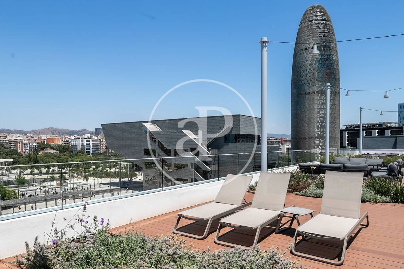 Appartement de 2 chambres à louer à Barcelone ville avec piscine - 2 700 € (Ref: 9100931)