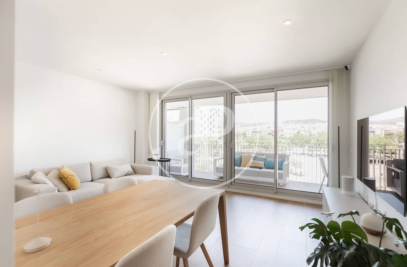 Appartement de 2 chambres à louer à Barcelone ville avec piscine - 2 700 € (Ref: 9100931)