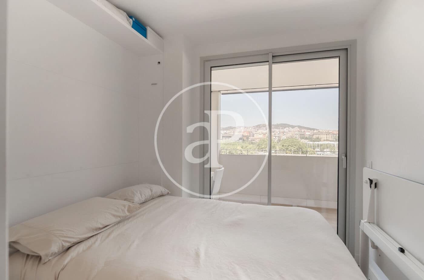 Appartement de 2 chambres à louer à Barcelone ville avec piscine - 2 700 € (Ref: 9100931)