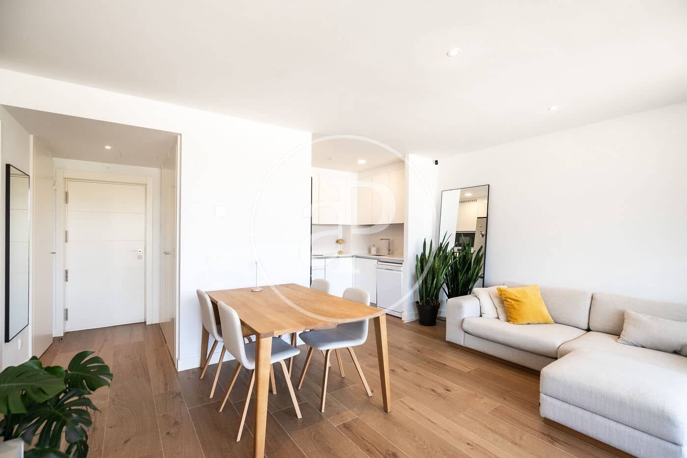 Appartement de 2 chambres à louer à Barcelone ville avec piscine - 2 700 € (Ref: 9100931)