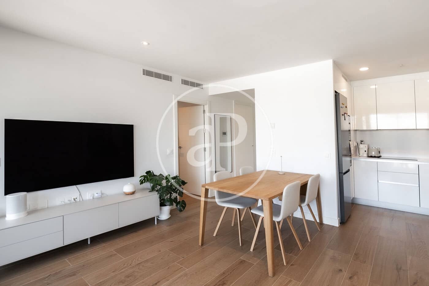 Appartement de 2 chambres à louer à Barcelone ville avec piscine - 2 700 € (Ref: 9100931)