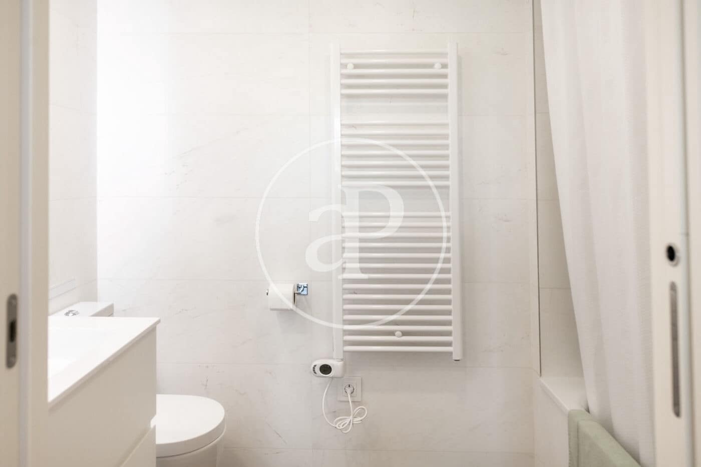 Appartement de 2 chambres à louer à Barcelone ville avec piscine - 2 700 € (Ref: 9100931)