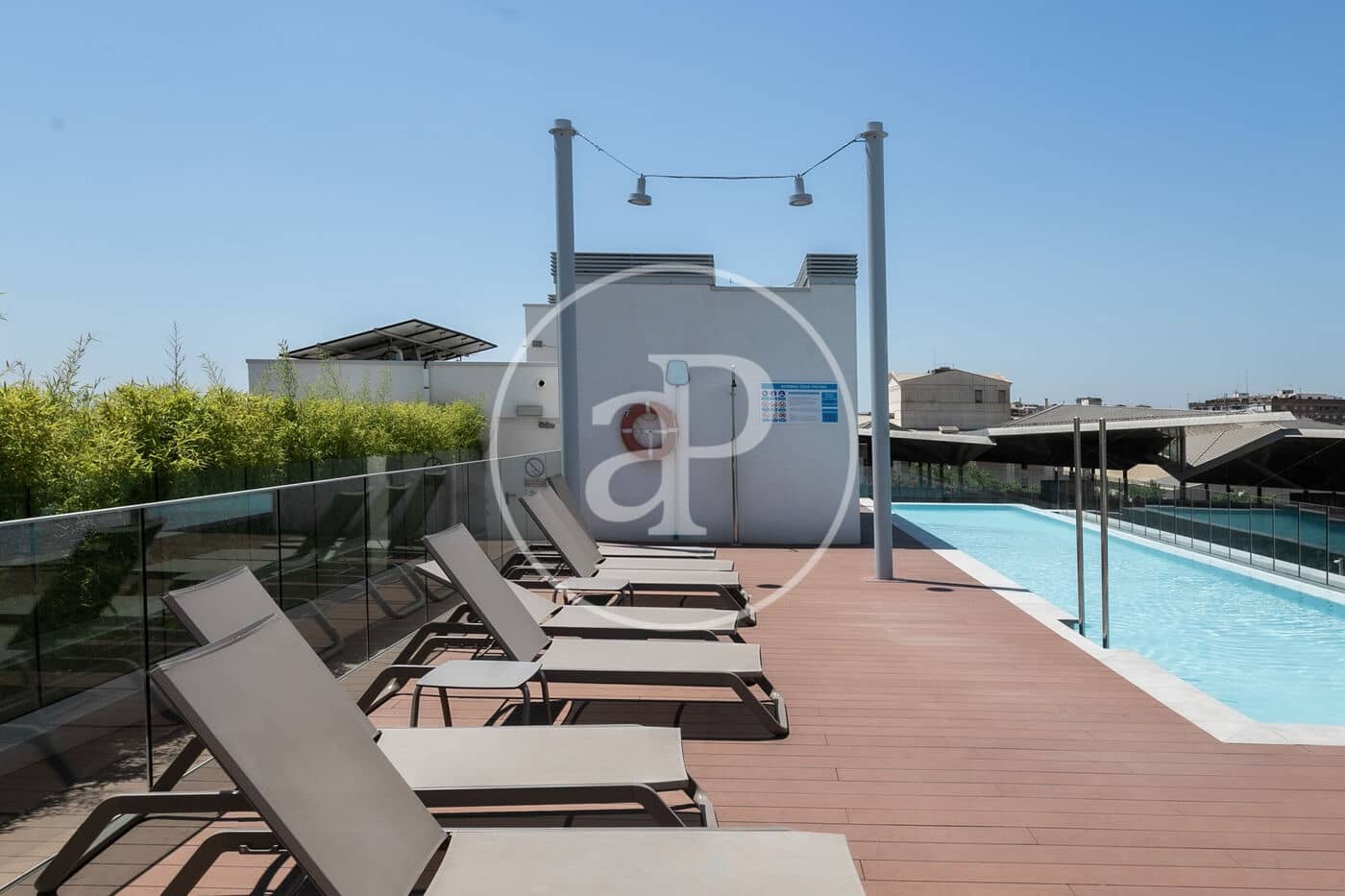 Appartement de 2 chambres à louer à Barcelone ville avec piscine - 2 700 € (Ref: 9100931)