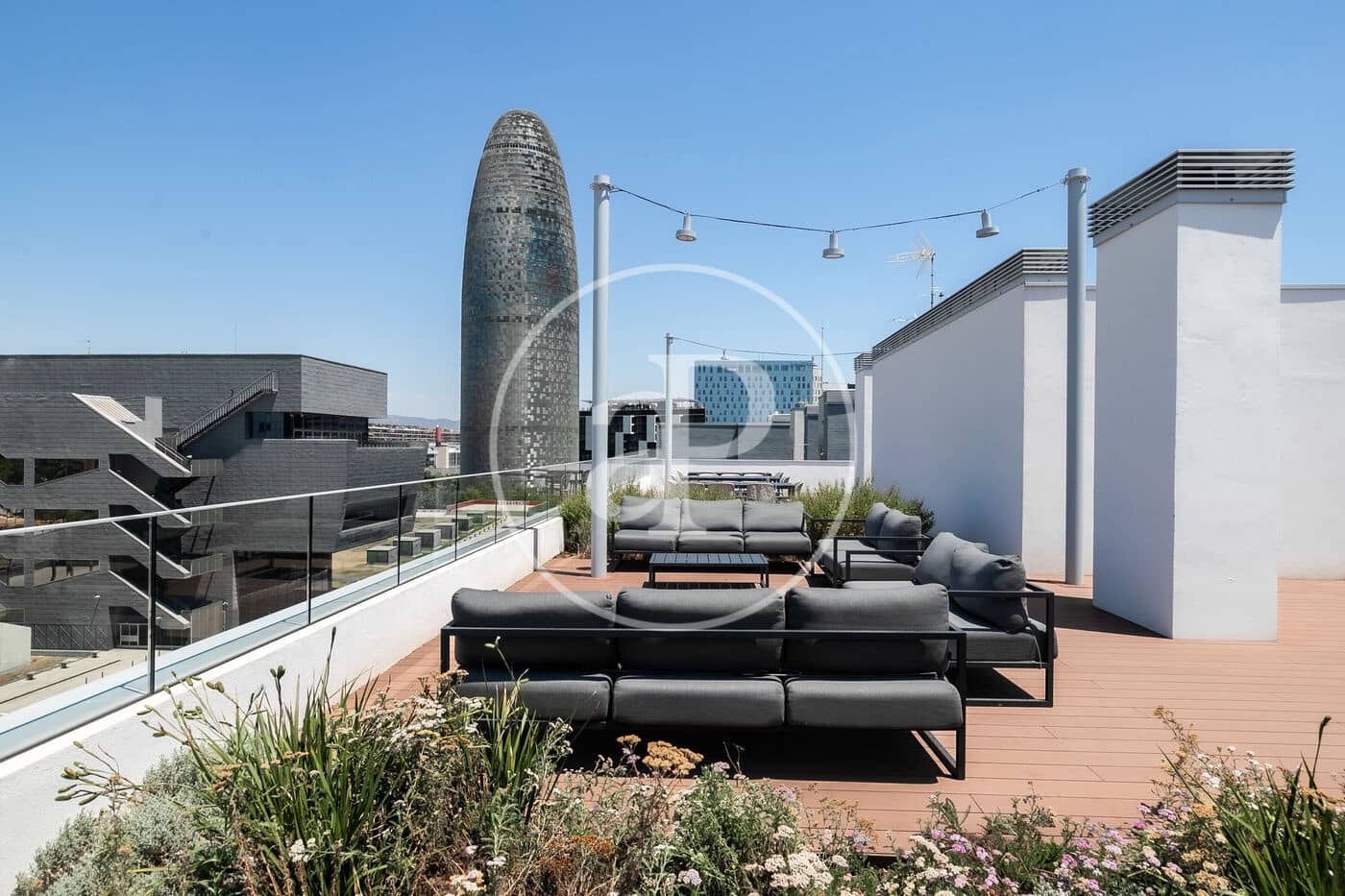 Appartement de 2 chambres à louer à Barcelone ville avec piscine - 2 700 € (Ref: 9100931)