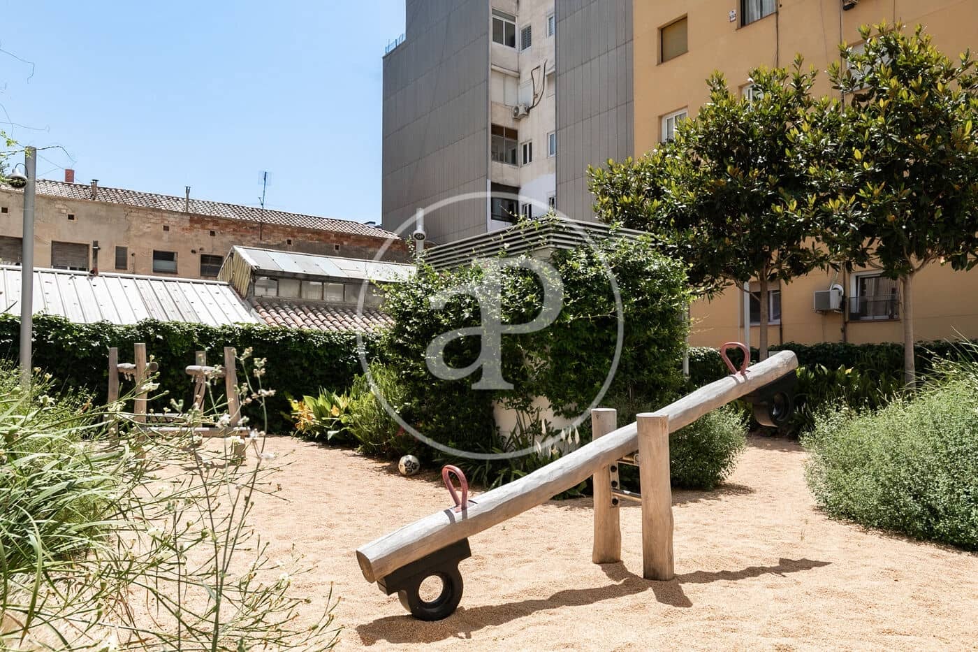 Appartement de 2 chambres à louer à Barcelone ville avec piscine - 2 700 € (Ref: 9100931)