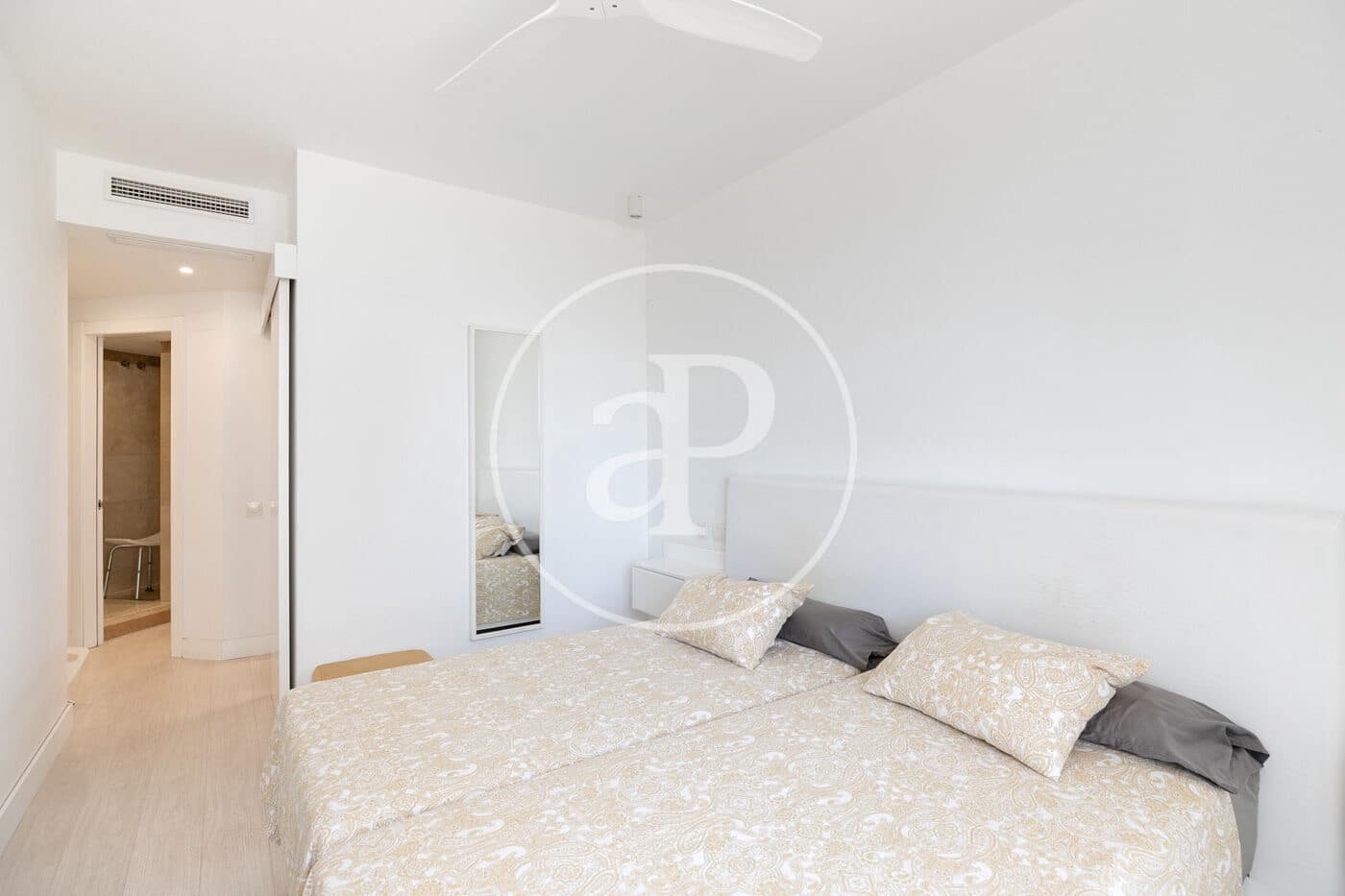 4 soveværelse Lejlighed til salg i Barcelona by med swimmingpool - € 1.250.000 (Ref: 9100932)