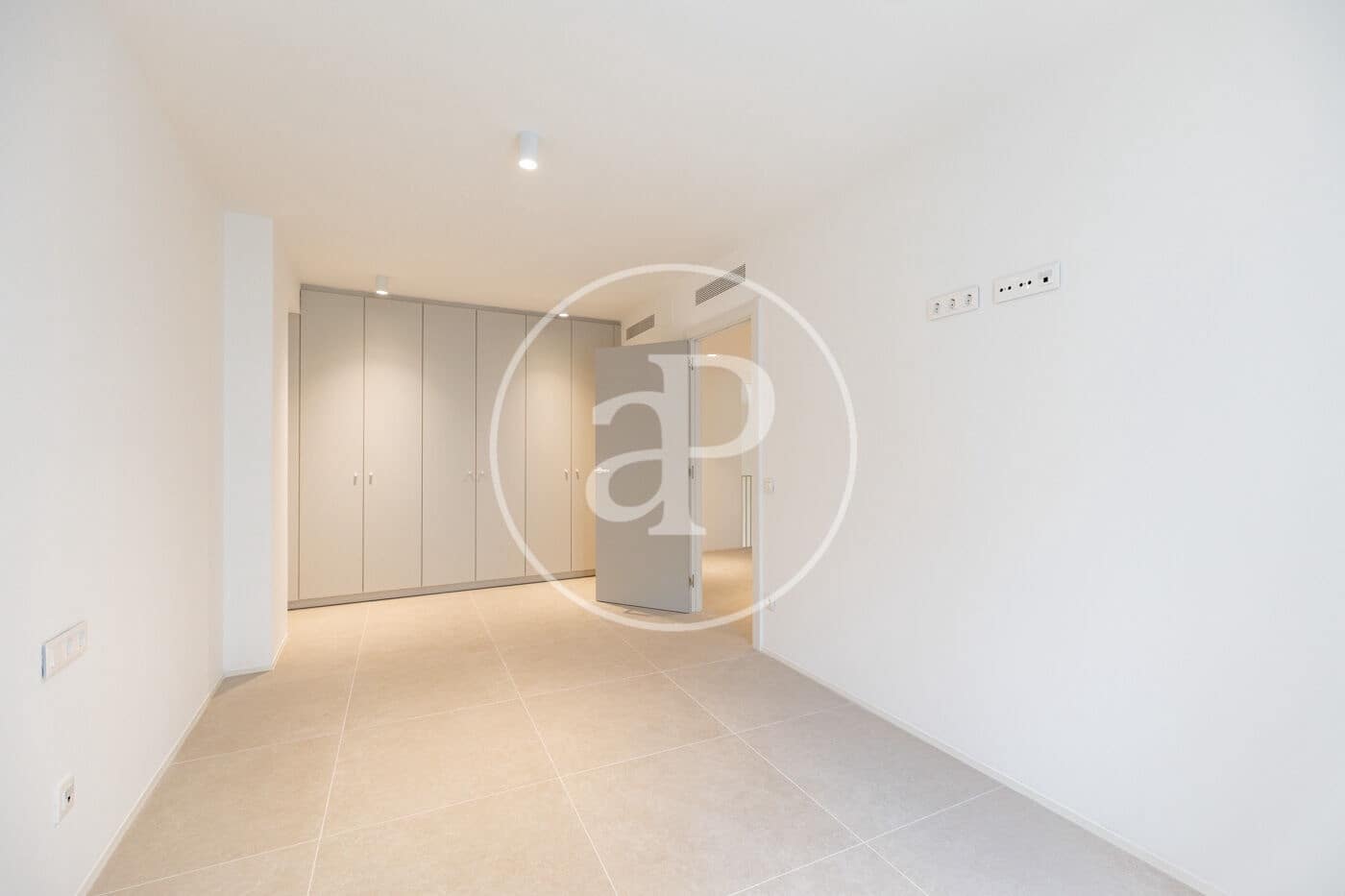 Leilighet til salgs i L'Hospitalet de Llobregat med svømmebasseng garasje - € 475 000 (Ref: 9103103)