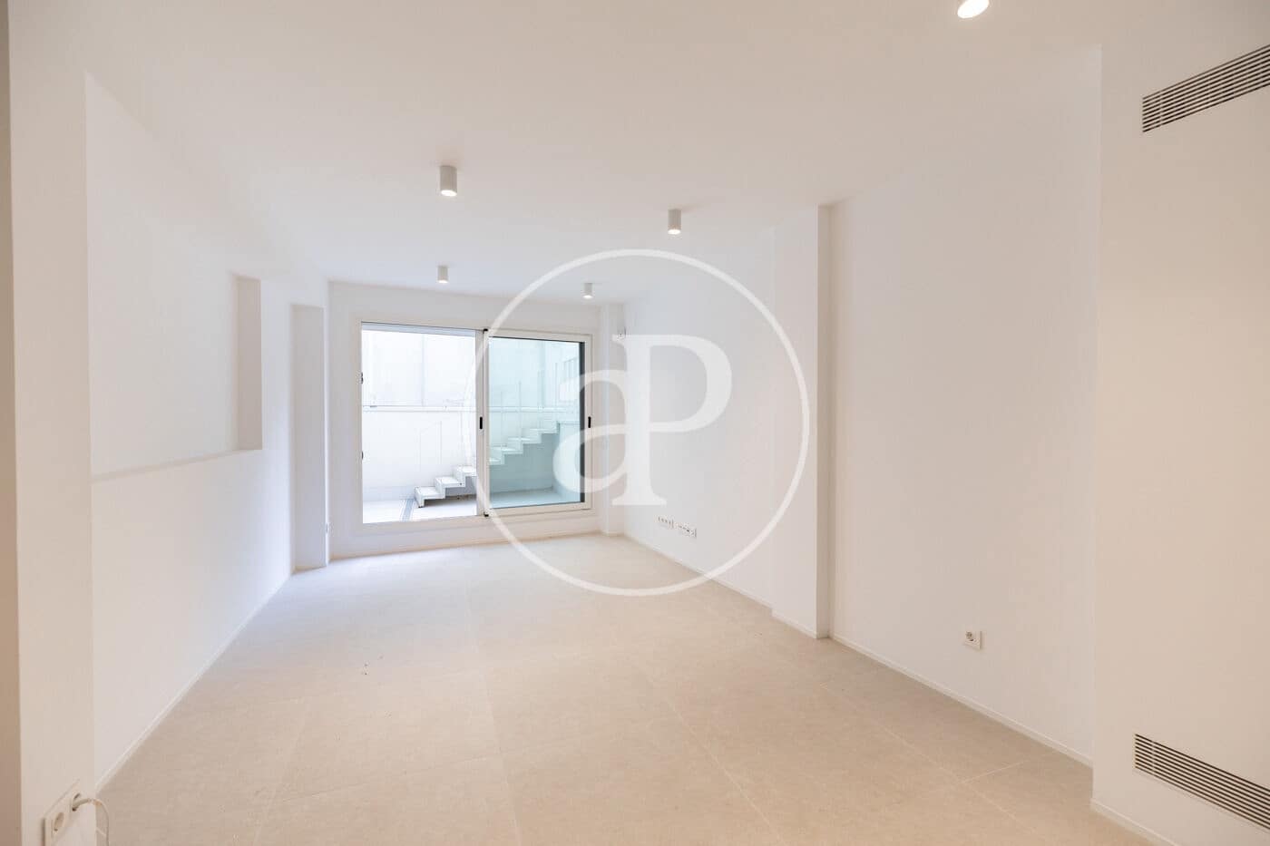 Leilighet til salgs i L'Hospitalet de Llobregat med svømmebasseng garasje - € 475 000 (Ref: 9103103)