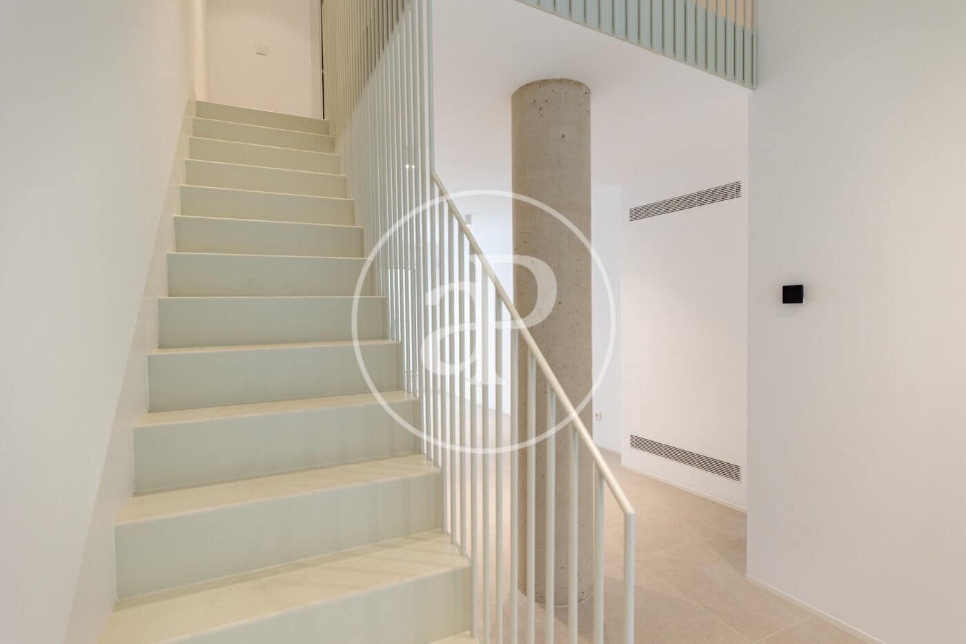 Leilighet til salgs i L'Hospitalet de Llobregat med svømmebasseng garasje - € 475 000 (Ref: 9103103)