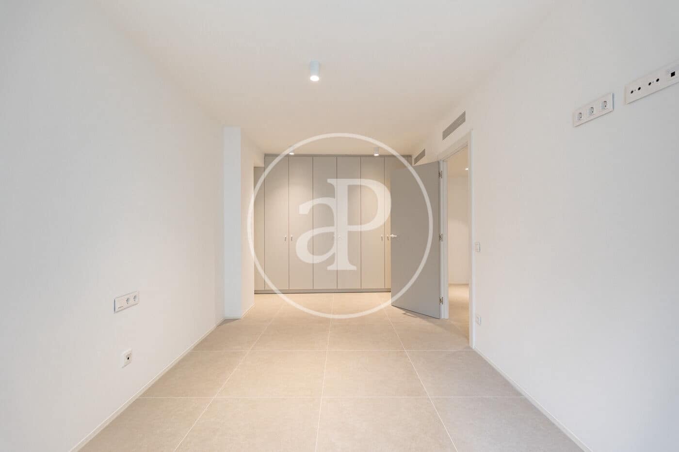 Leilighet til salgs i L'Hospitalet de Llobregat med svømmebasseng garasje - € 475 000 (Ref: 9103103)