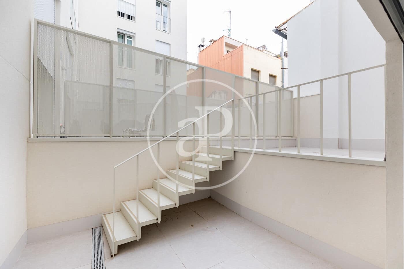 Leilighet til salgs i L'Hospitalet de Llobregat med svømmebasseng garasje - € 475 000 (Ref: 9103103)
