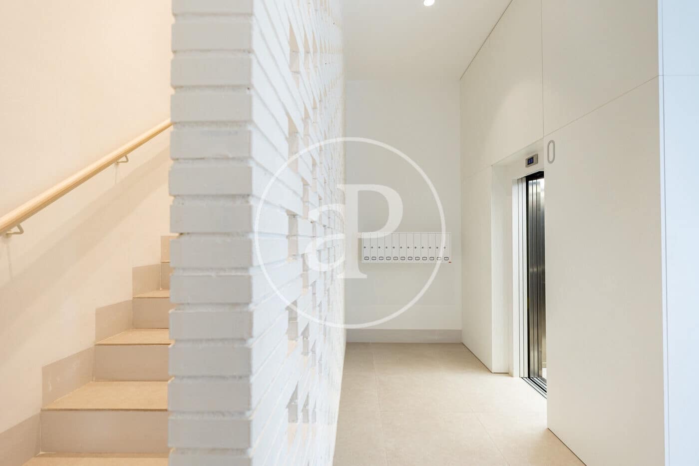 Leilighet til salgs i L'Hospitalet de Llobregat med svømmebasseng garasje - € 475 000 (Ref: 9103103)