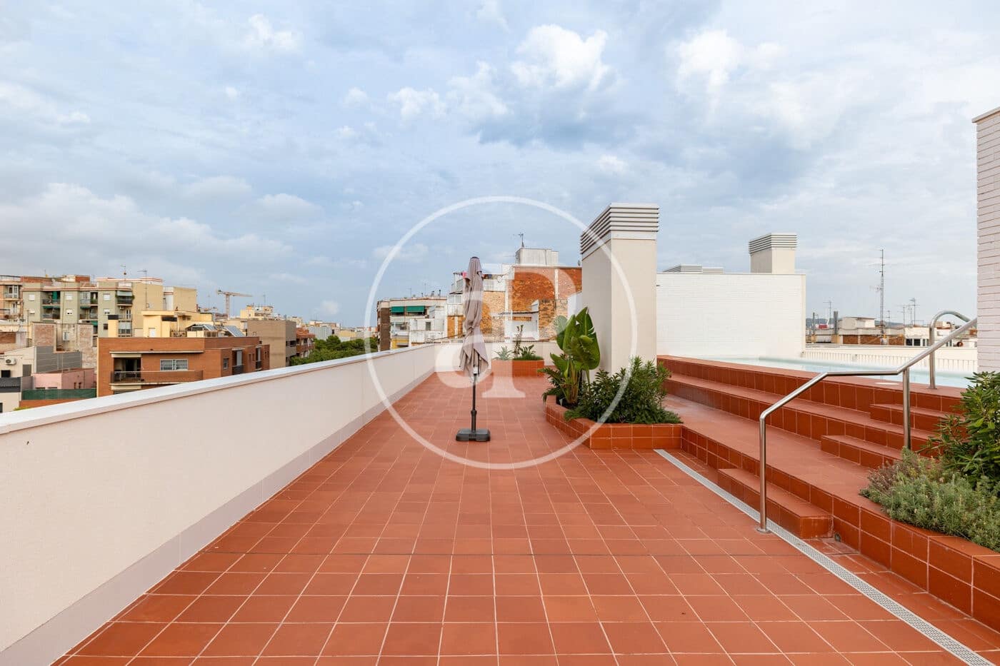 Leilighet til salgs i L'Hospitalet de Llobregat med svømmebasseng garasje - € 475 000 (Ref: 9103103)