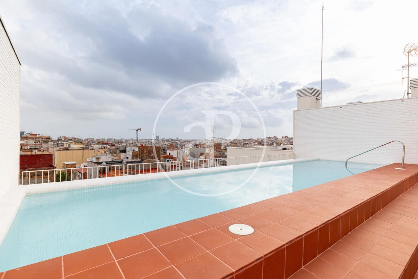 Leilighet til salgs i L'Hospitalet de Llobregat med svømmebasseng garasje - € 475 000 (Ref: 9103103)
