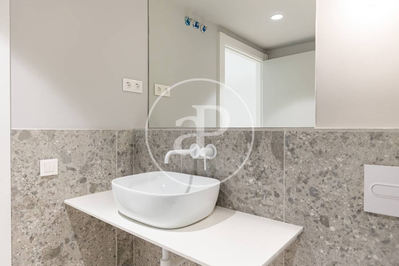 Leilighet til salgs i L'Hospitalet de Llobregat med svømmebasseng garasje - € 475 000 (Ref: 9103103)
