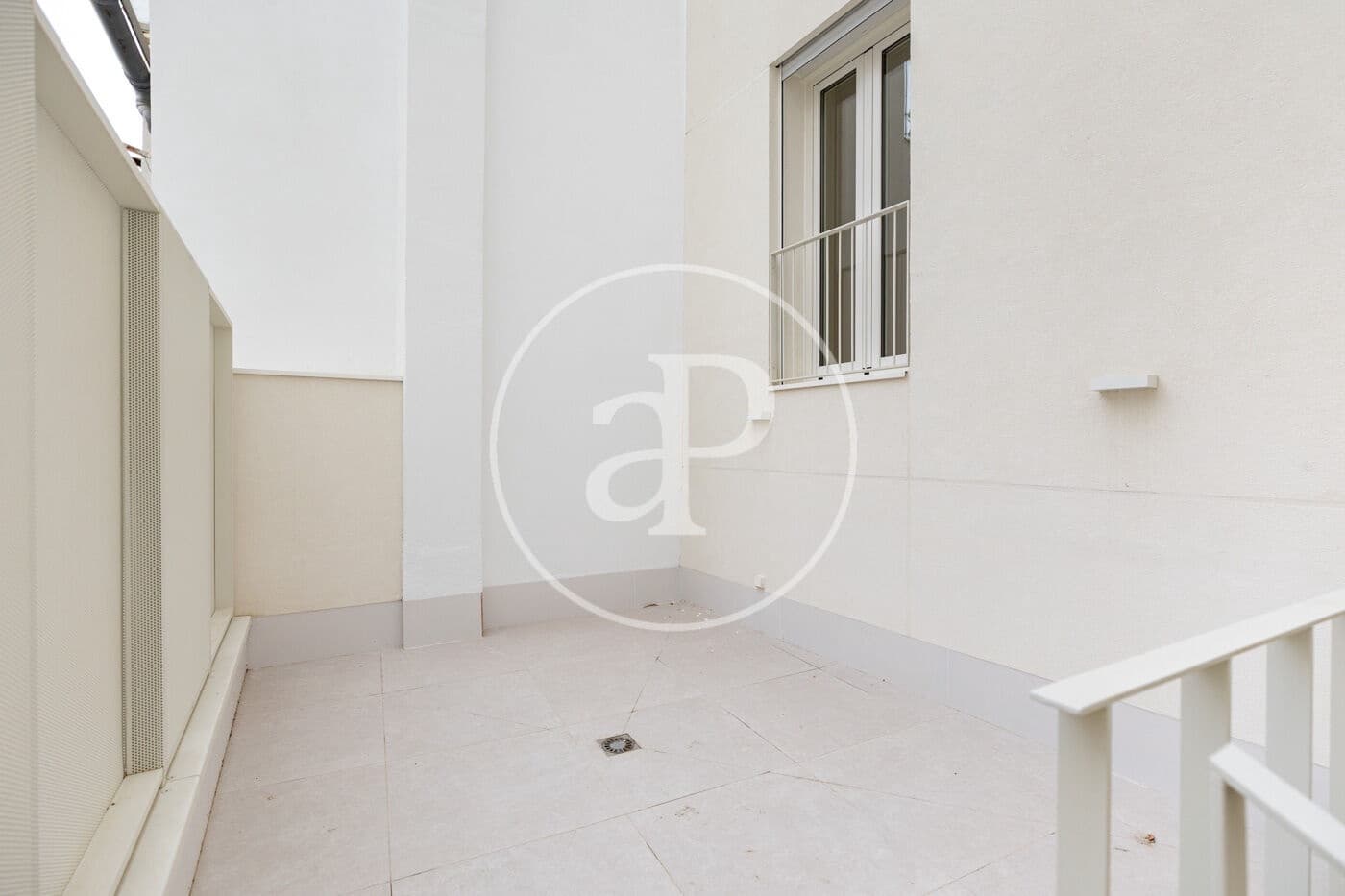 Leilighet til salgs i L'Hospitalet de Llobregat med svømmebasseng garasje - € 475 000 (Ref: 9103103)