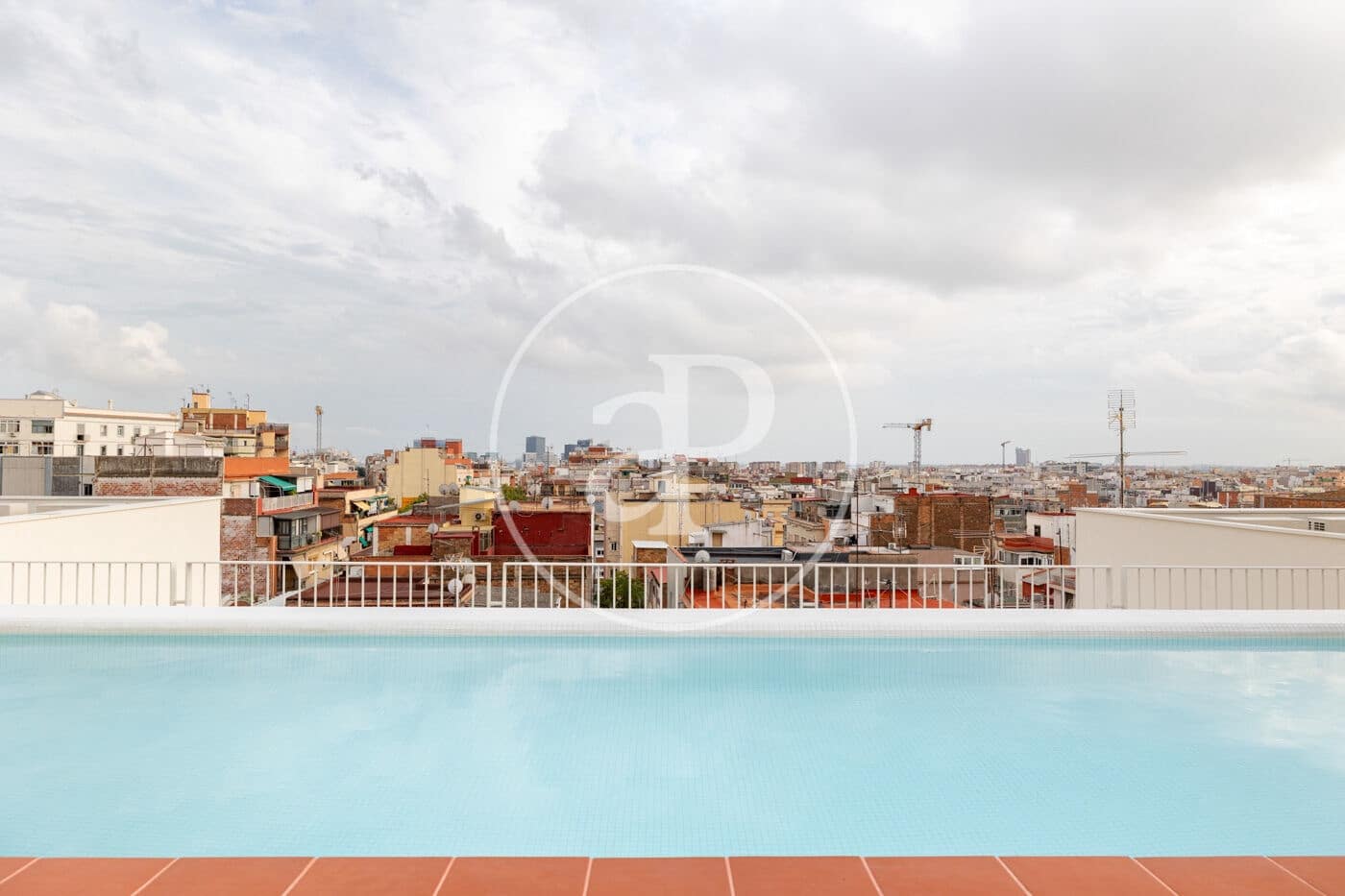 Leilighet til salgs i L'Hospitalet de Llobregat med svømmebasseng garasje - € 475 000 (Ref: 9103103)