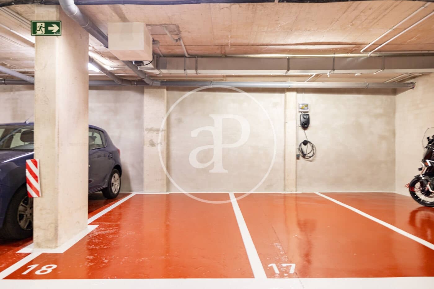 Leilighet til salgs i L'Hospitalet de Llobregat med svømmebasseng garasje - € 475 000 (Ref: 9103103)