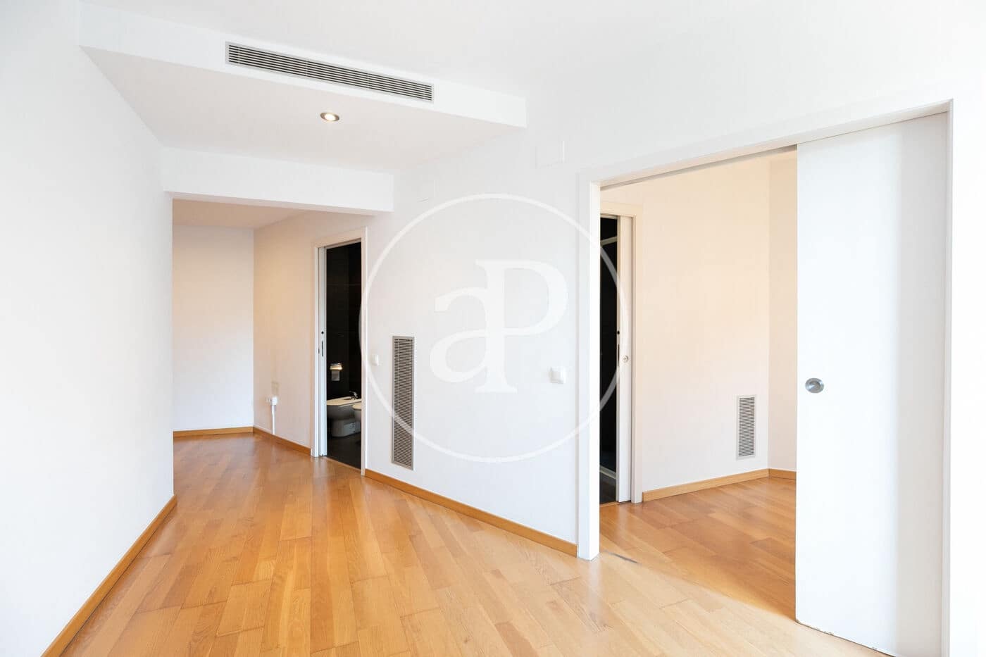 2 slaapkamer Appartement te koop in Barcelona stad - € 540.000 (Ref: 9103110)