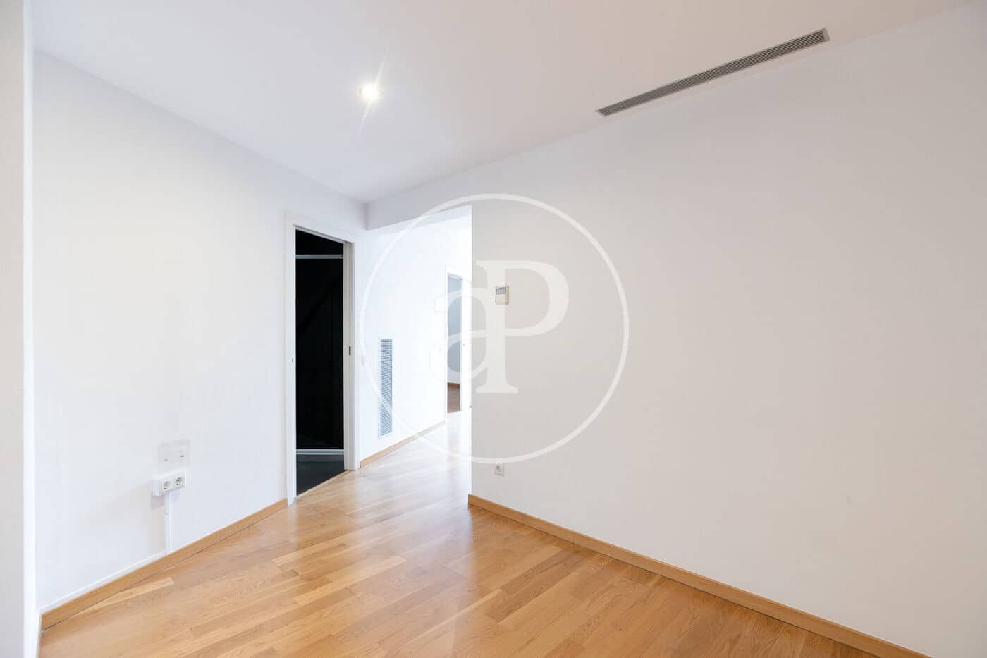 2 slaapkamer Appartement te koop in Barcelona stad - € 540.000 (Ref: 9103110)