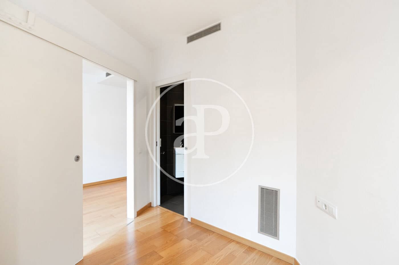 2 slaapkamer Appartement te koop in Barcelona stad - € 540.000 (Ref: 9103110)