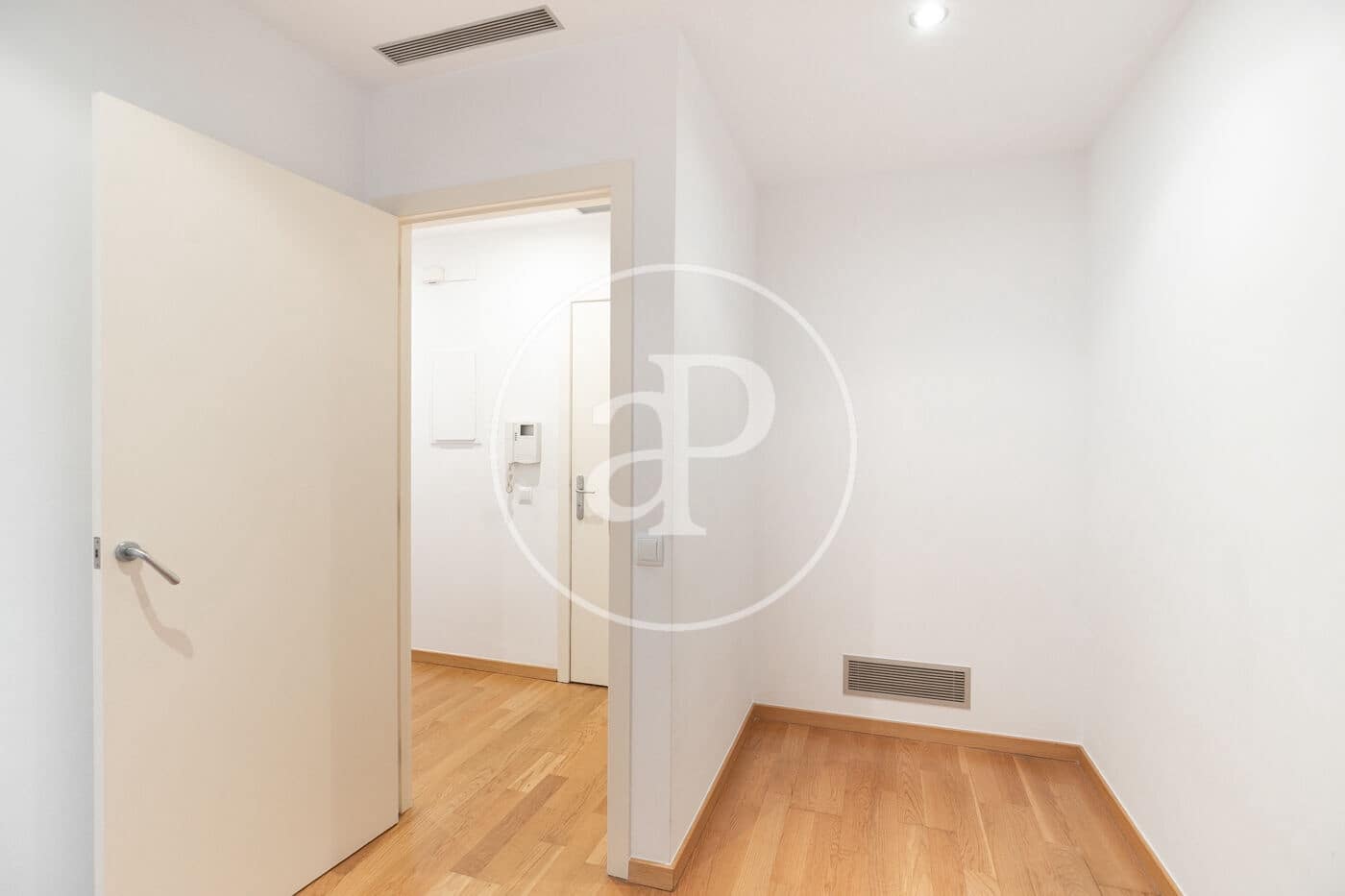 2 slaapkamer Appartement te koop in Barcelona stad - € 540.000 (Ref: 9103110)