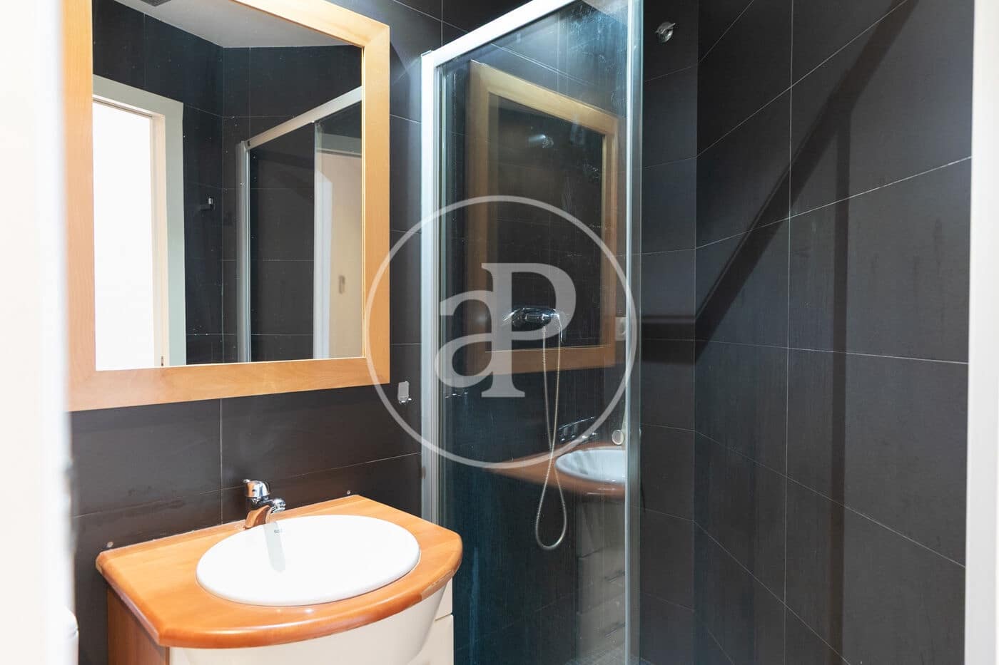 2 slaapkamer Appartement te koop in Barcelona stad - € 540.000 (Ref: 9103110)