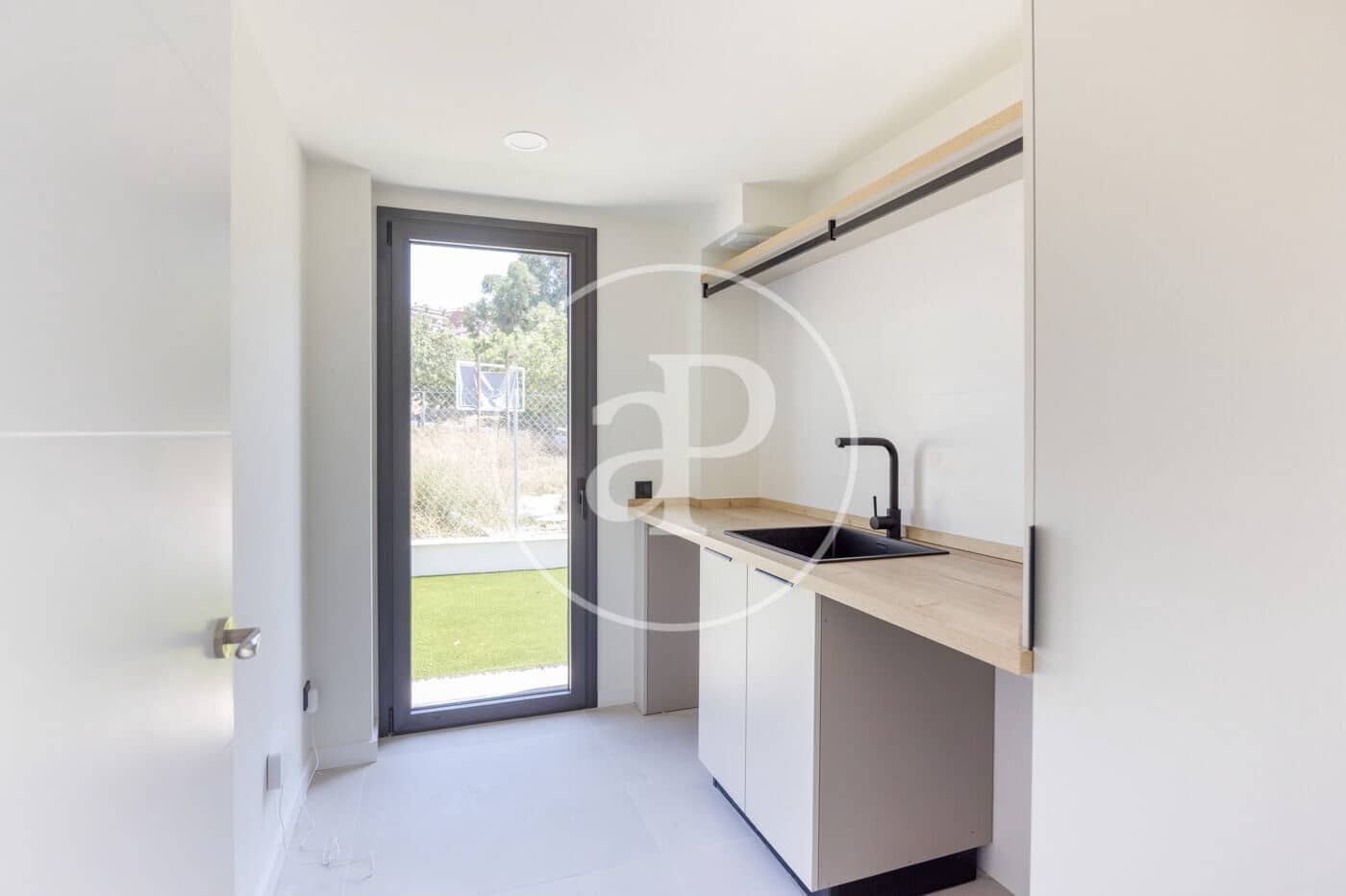 4 sovrum Villa till salu i Teia med pool - 1 100 000 € (Ref: 9103112)