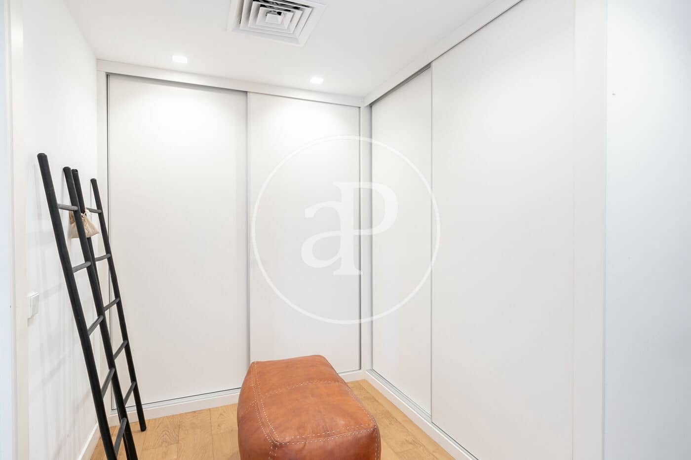 4 soveværelse Villa til salg i Barcelona by med swimmingpool - € 2.850.000 (Ref: 9104847)