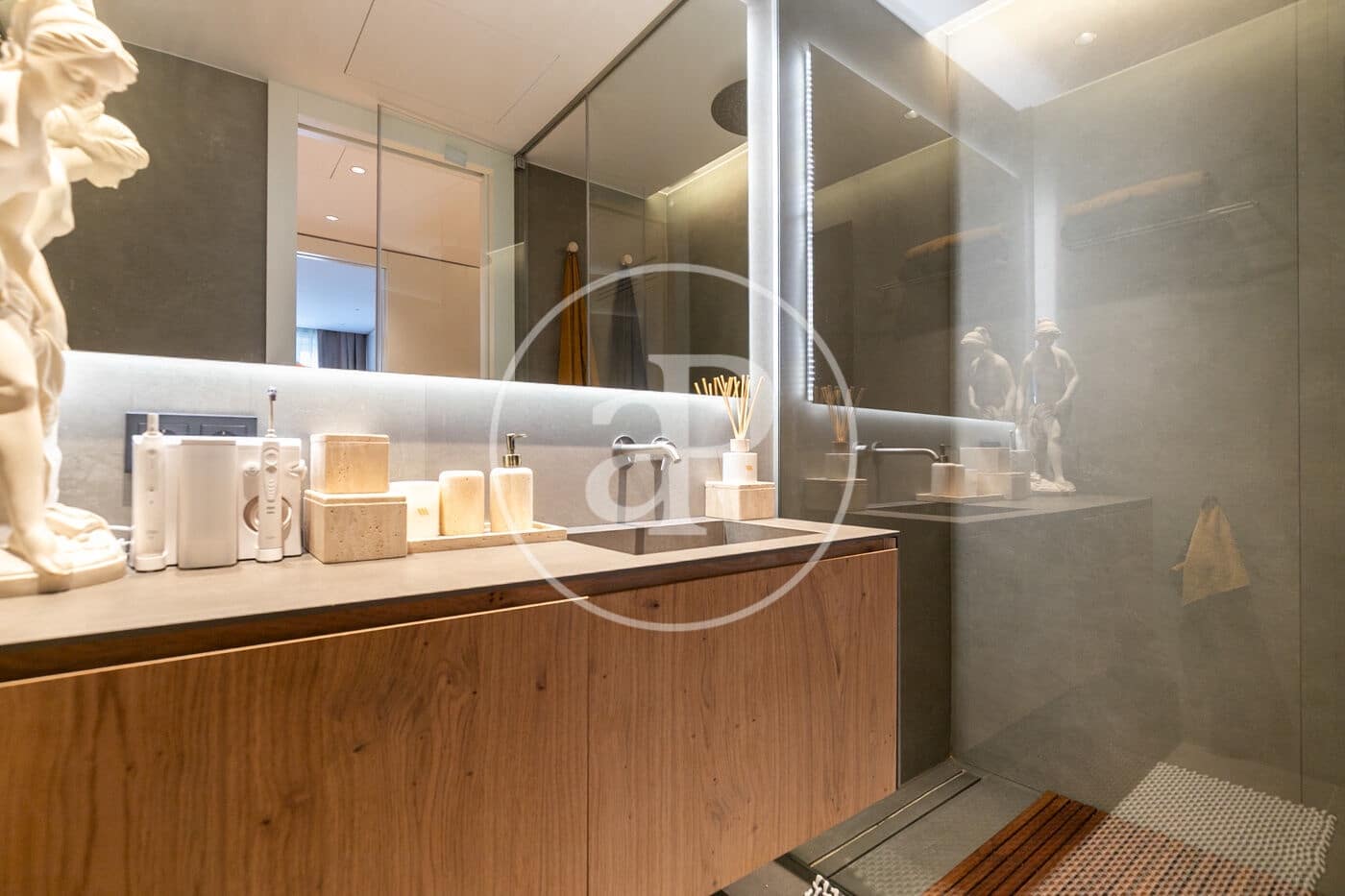 1 soverom Leilighet til salgs i Barcelona by med svømmebasseng - € 1 300 000 (Ref: 9106701)